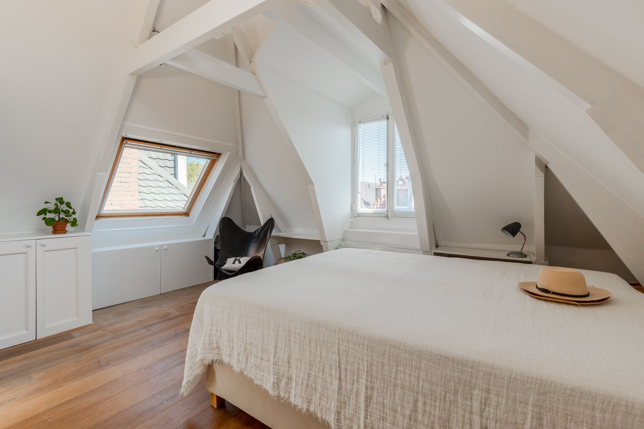 Foto 36 van Van Oldenbarneveldtstraat 14-3