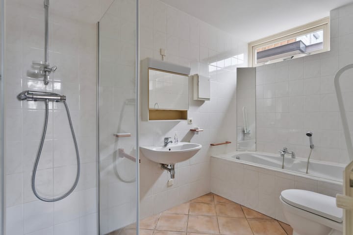 Foto 22 van Burgemeester van der Klokkenlaan 25