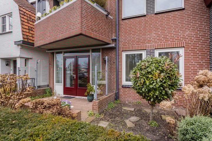 Foto 24 van Burgemeester van der Klokkenlaan 25