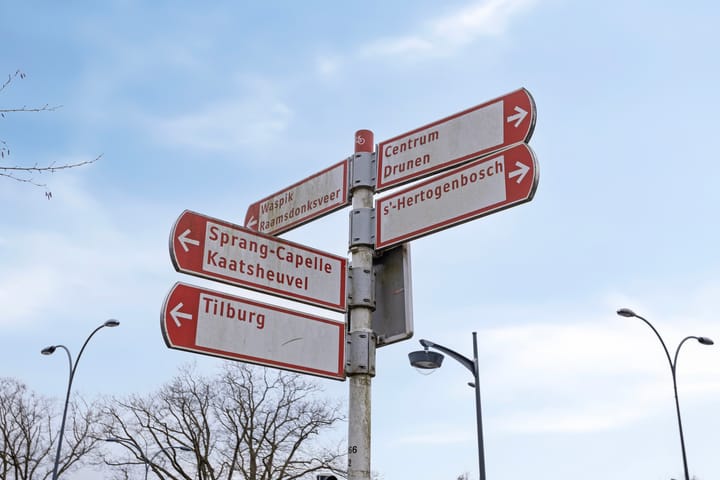 Foto 43 van Burgemeester van der Klokkenlaan 25