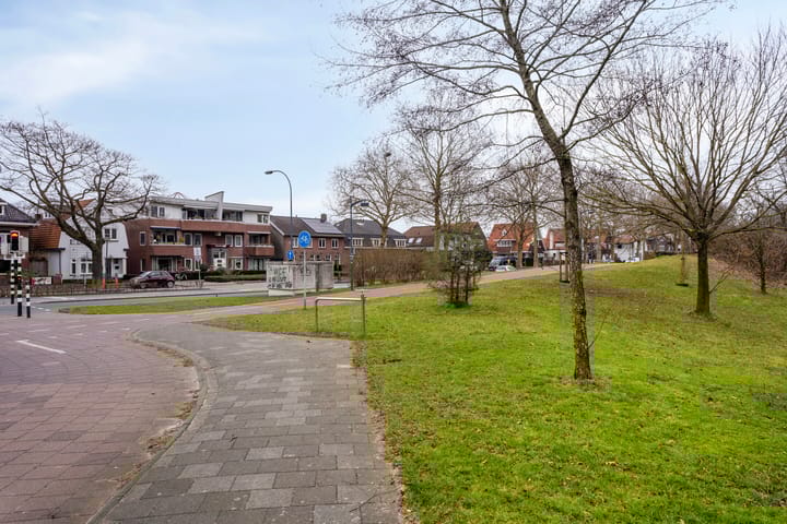 Foto 44 van Burgemeester van der Klokkenlaan 25