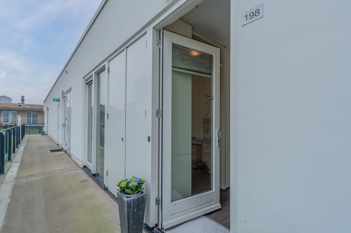 Foto 10 van Derkinderenstraat 198