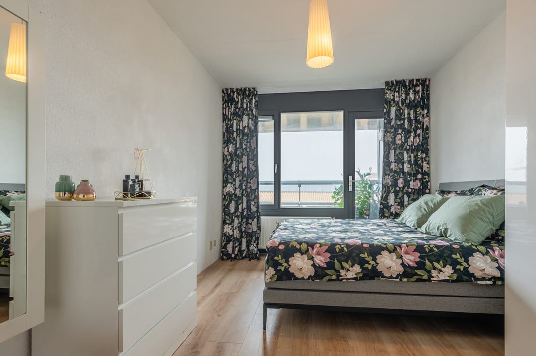 Foto 22 van Derkinderenstraat 198