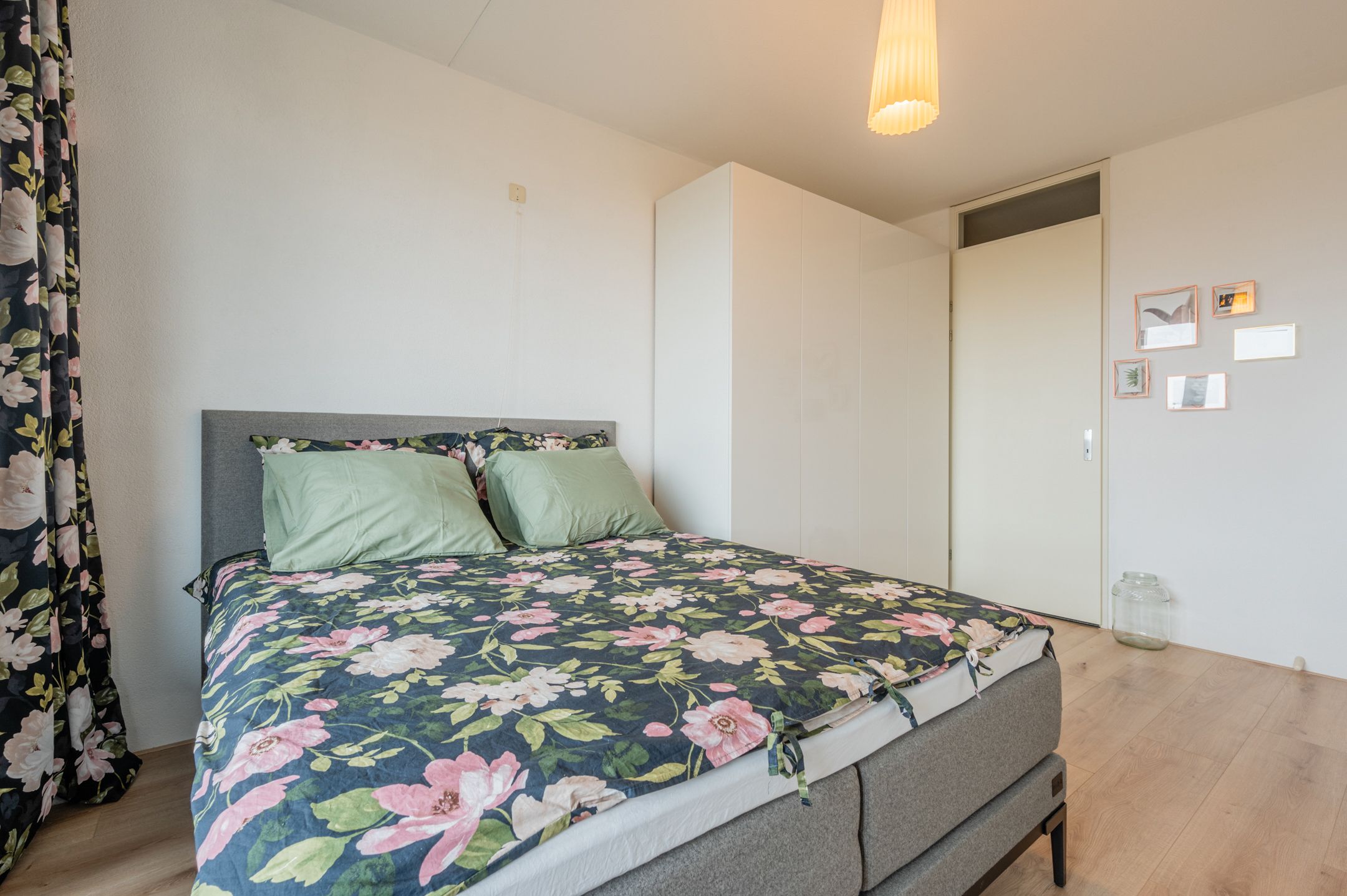 Foto 24 van Derkinderenstraat 198