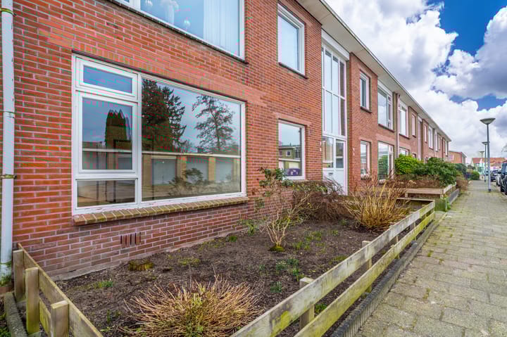 Photo 4 of Piet Heinlaan 22