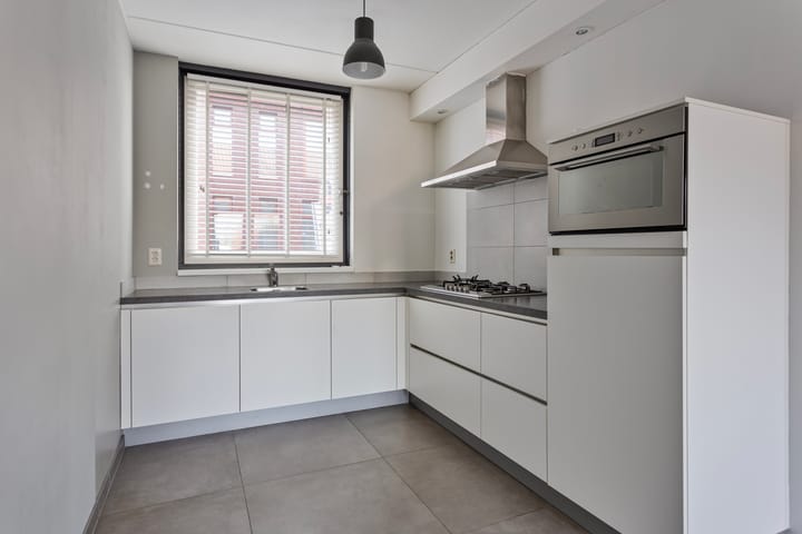 Foto 2 van Raadhuisplein 66