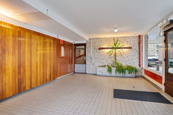 Foto 9 van van Baerlestraat 27