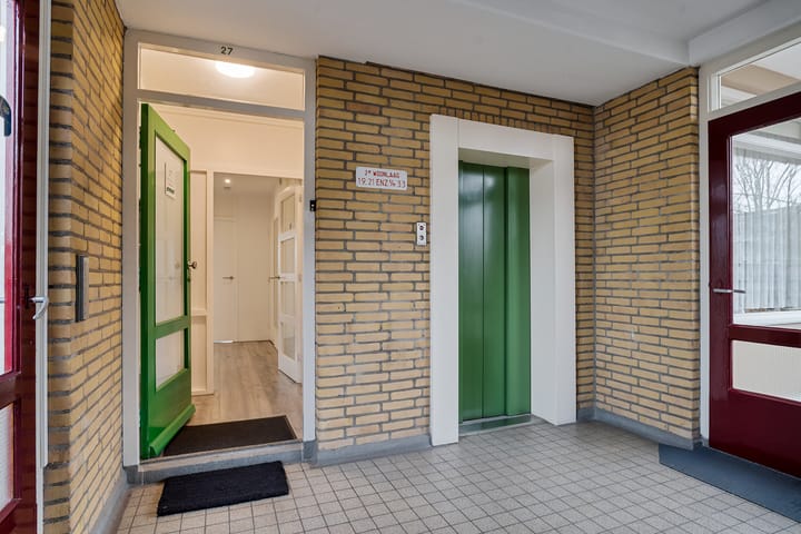 Foto 10 van van Baerlestraat 27