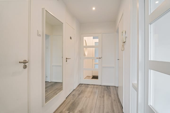 Foto 15 van van Baerlestraat 27