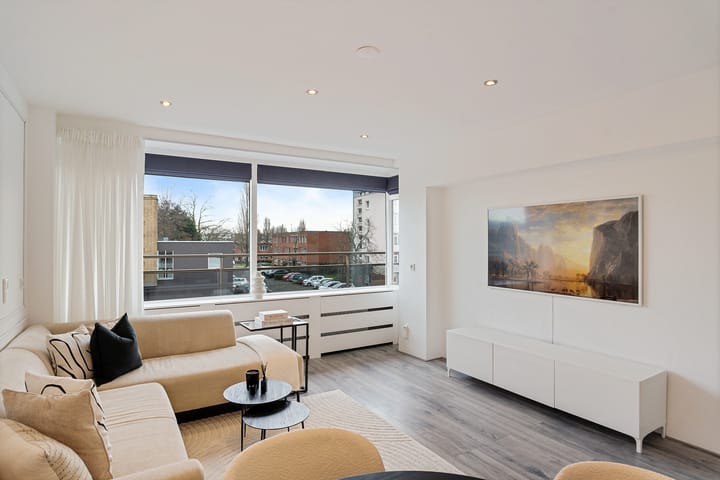 Foto 18 van van Baerlestraat 27