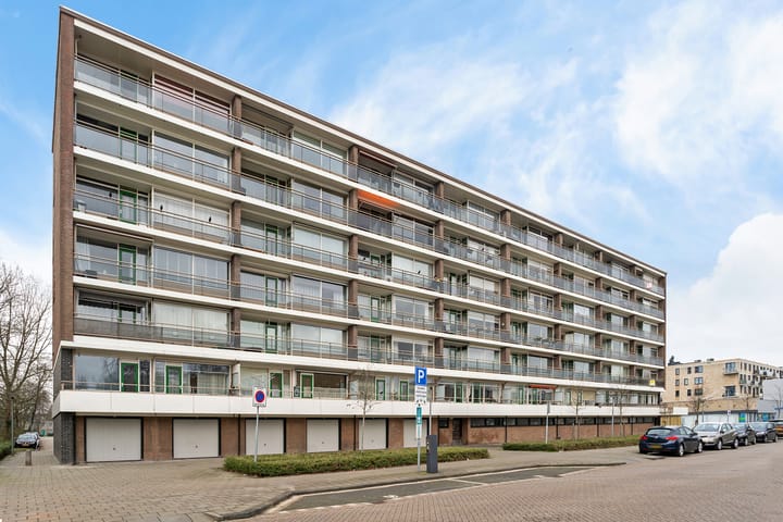 Foto 38 van van Baerlestraat 27