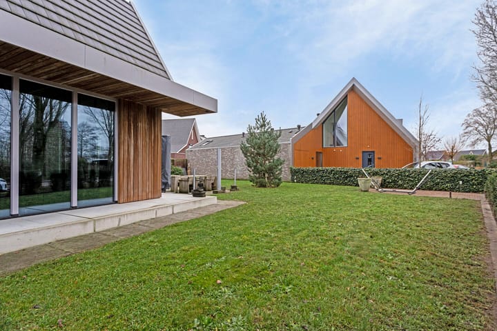 Foto 28 van Macharenseweg 27