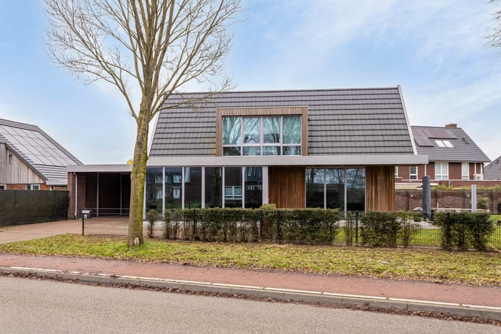 Foto 36 van Macharenseweg 27