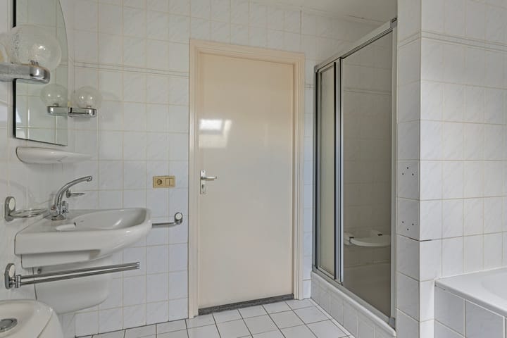 Photo 18 of Demer 11