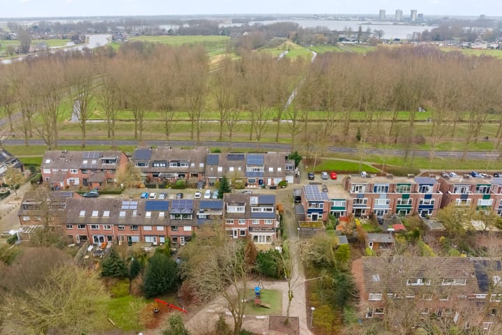 Foto 34 van Elsbes 30