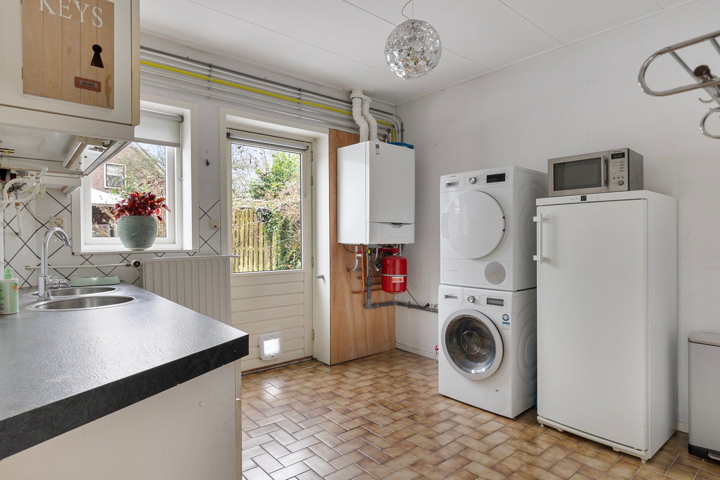 Photo 14 of Lheeweg 21