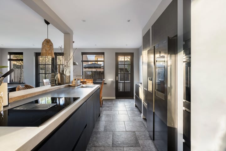 Foto 22 van Tromplaan 34