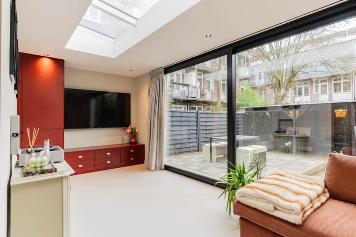 Foto 11 van Paramaribostraat 160