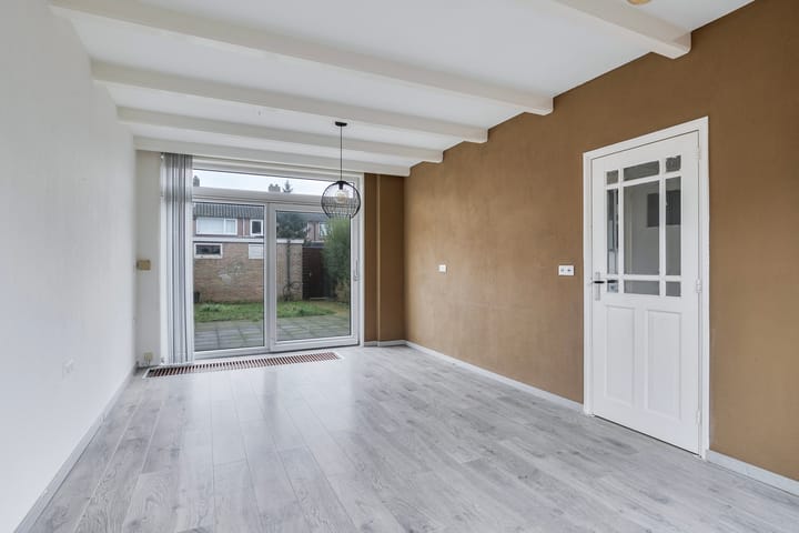 Photo 10 of Anemoonstraat 24