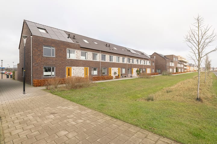 Foto 31 van Kees van Lintstraat 33