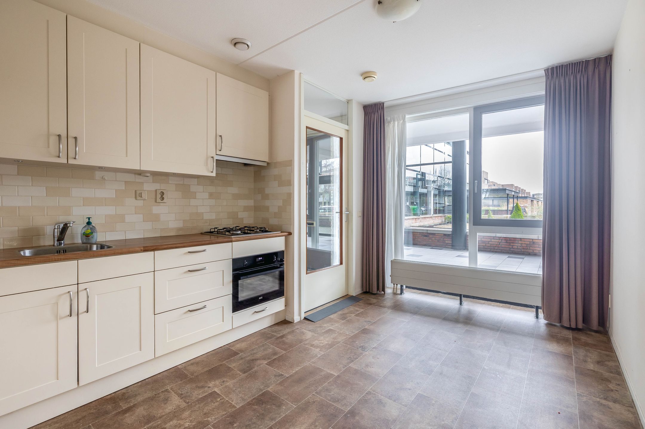 Foto 24 van Muiderstraat 28