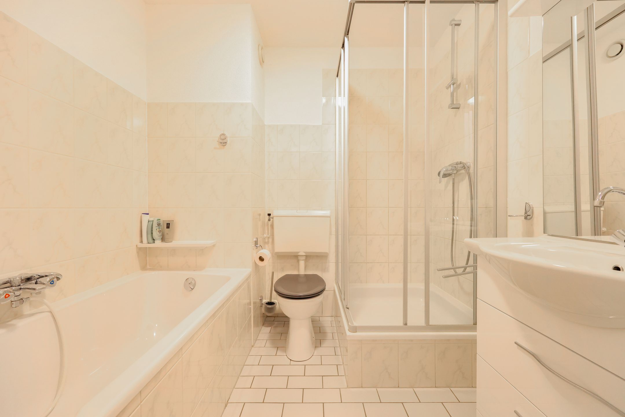 Foto 15 van Neckarstraat 14