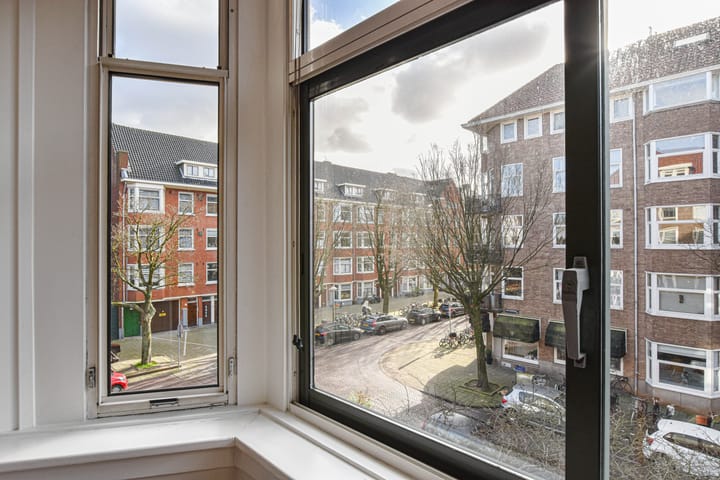 Foto 10 van Antillenstraat 8-C