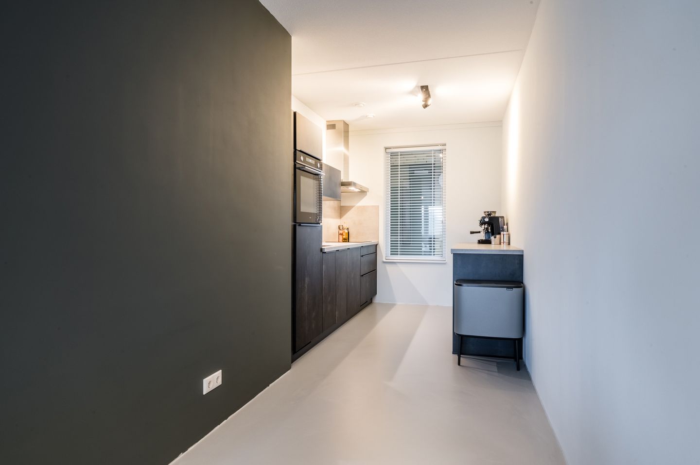 Photo 10 of Heinsiusstraat 111