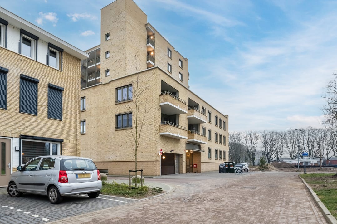 Photo 32 of Heinsiusstraat 111