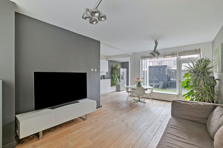 Foto 10 van Irenestraat 8