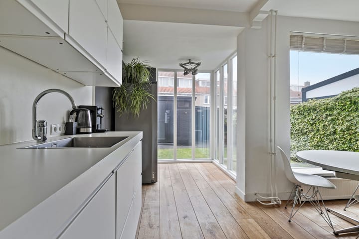 Foto 16 van Irenestraat 8