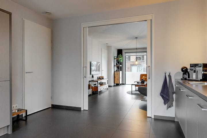 Photo 10 of Willem Sandershof 19