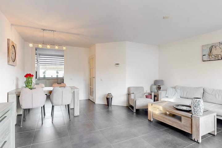 Photo 13 of Bouvignestraat 1