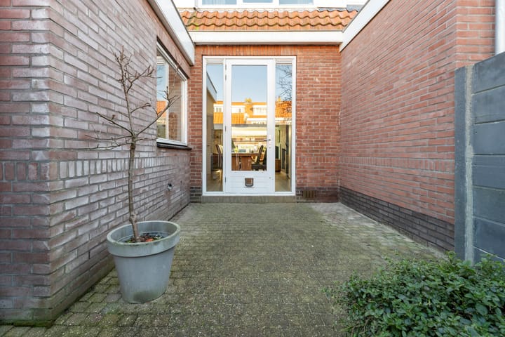 Foto 24 van Prof. Zeemanstraat 16