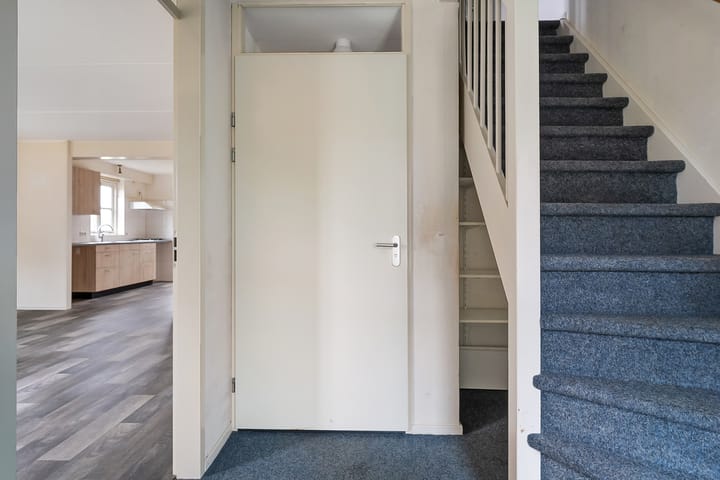 Photo 8 of Nassaustraat 12