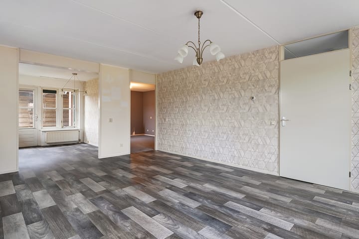 Photo 11 of Nassaustraat 12