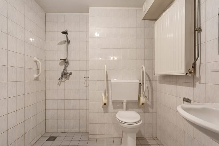 Photo 19 of Nassaustraat 12