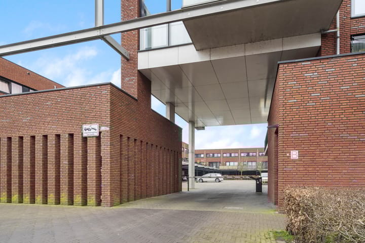 Photo 32 of Maasdijk 192