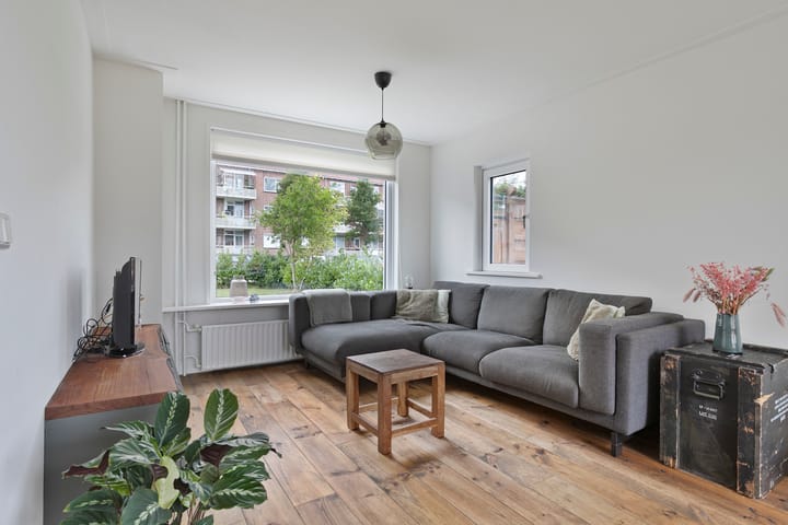 Foto 2 van De Ruyterstraat 24