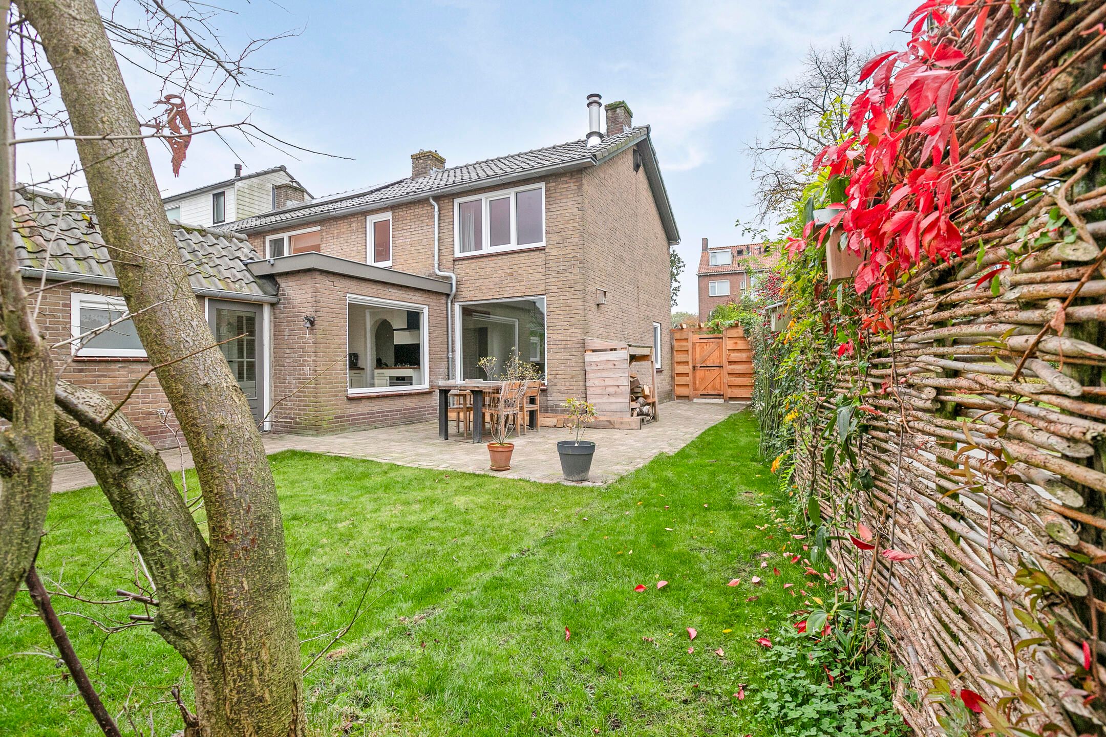 Foto 33 van De Ruyterstraat 24