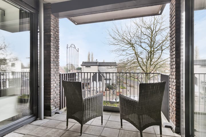 Foto 15 van Oostlaan 151