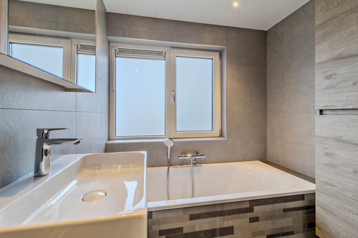 Foto 28 van Linnaeusweg 57