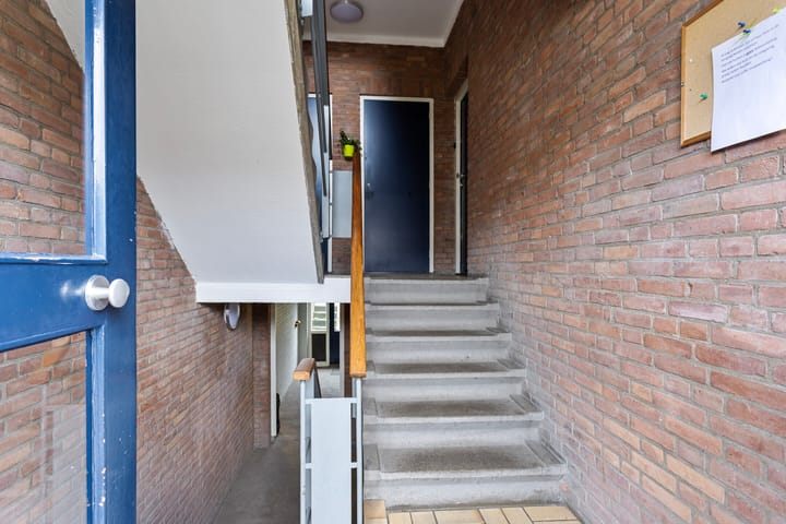 Photo 6 of Plutostraat 46