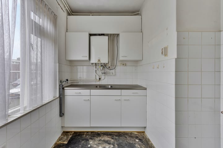 Photo 11 of Plutostraat 46