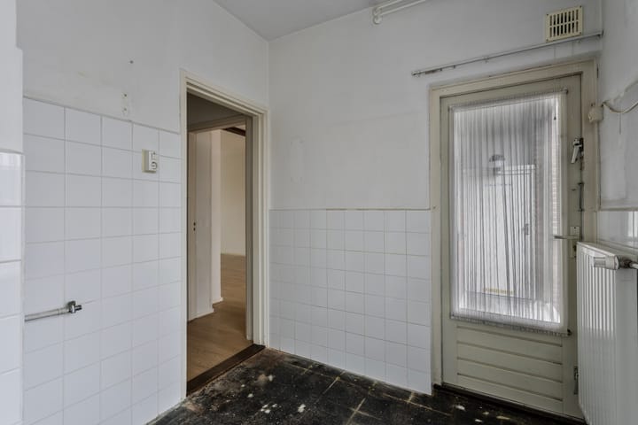 Photo 12 of Plutostraat 46