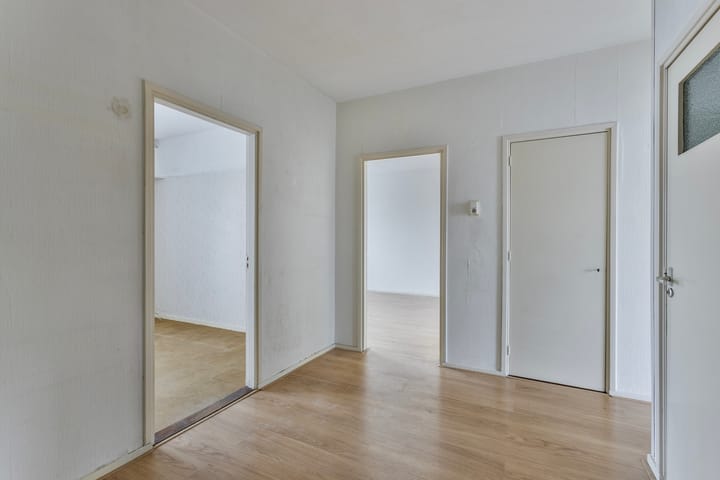 Photo 14 of Plutostraat 46