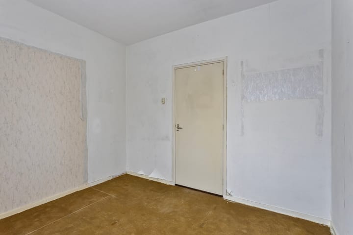 Photo 16 of Plutostraat 46