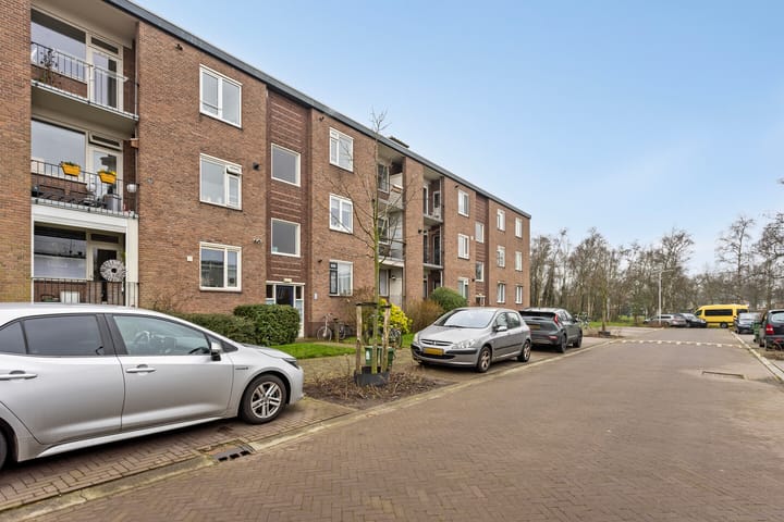 Photo 20 of Plutostraat 46