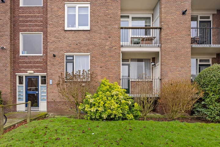 Photo 21 of Plutostraat 46