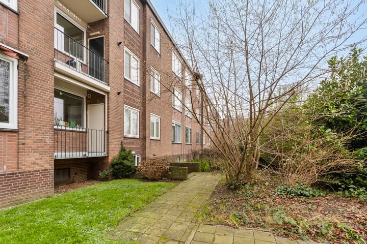 Photo 22 of Plutostraat 46